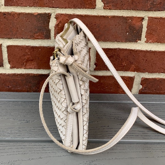 Madewell The Knotted Crossbody Bag in Woven Leather - Picture 4 of 14
